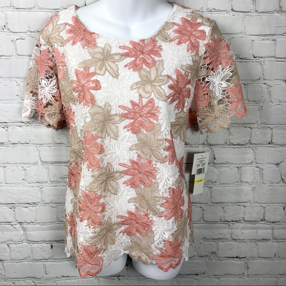NWT La Dolce Vita Floral Lace Crocheted Lined Top - Picture 2 of 5